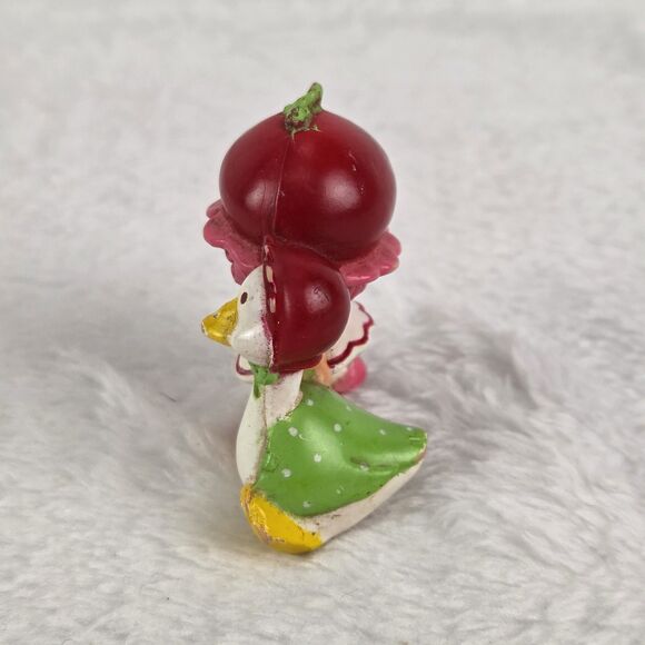 Vintage 1982 Strawberry Shortcake Figurine With Cherry Goose 1.5” - Picture 3 of 8
